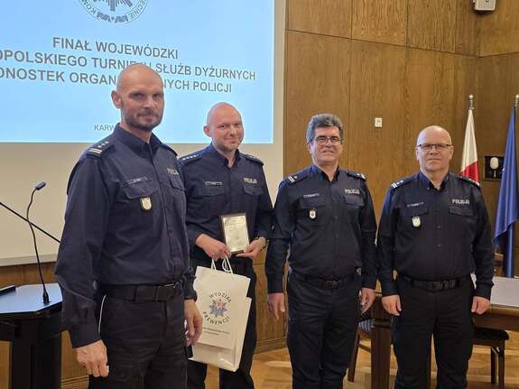 zdjęcie policjantów