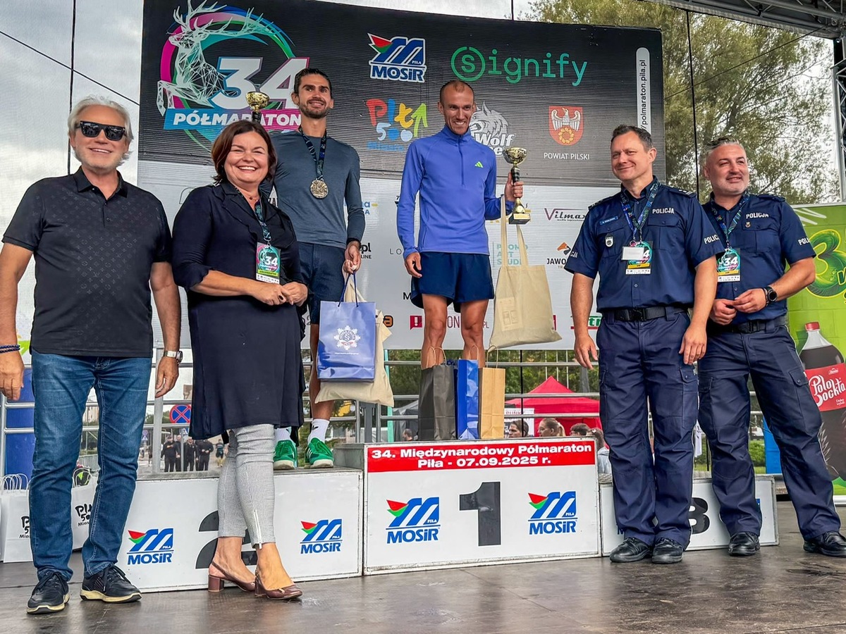 Sławieński policjant kolejny raz w czołówce! Sierż. szt. Adrian Kępka na podium w półmaratonie